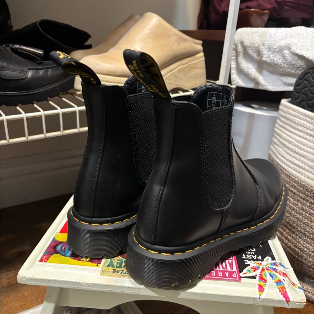 Dr. Martens 2976 Bex Chelsea Boots - Picture 3 of 6